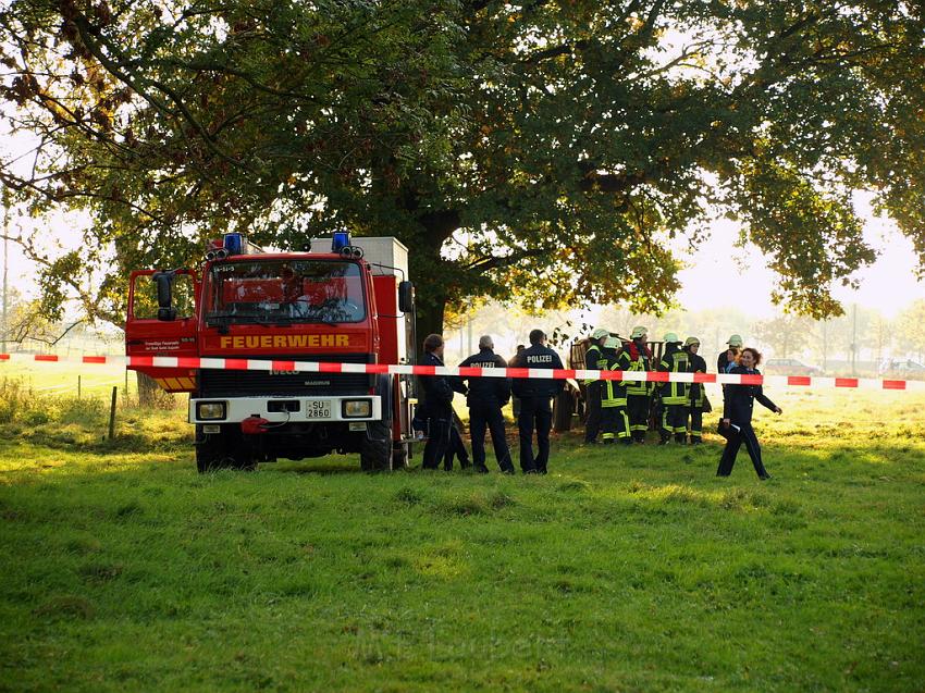 Kleinflugzeug abgestuerzt Sankt Augustin Meindorf P081.JPG